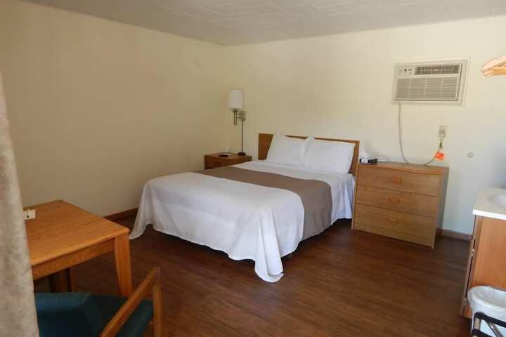 Room 44 of 66