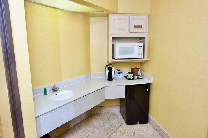 Room 27 of 57