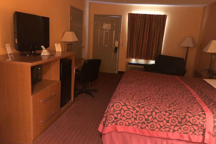 Room 32 of 42