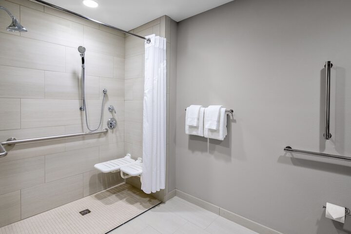 Holiday Inn Express & Suites Lubbock Central - Univ Area by IHG