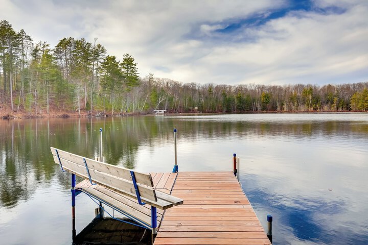 Lakefront Rhinelander Cabin w / Dock & Fire Pit!