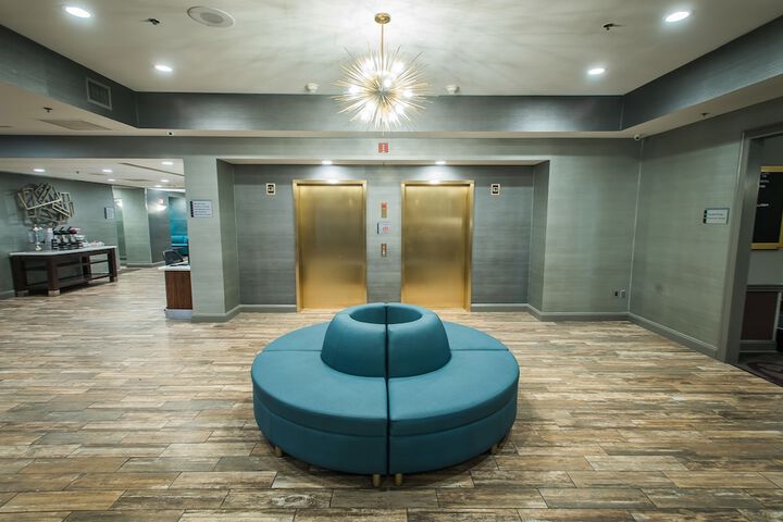 Hotel 7 of 102
