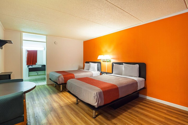 Room 20 of 32