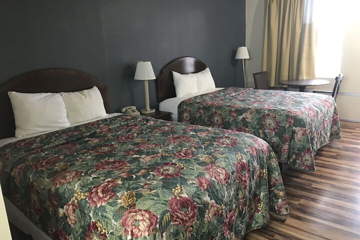 Room 9 of 12