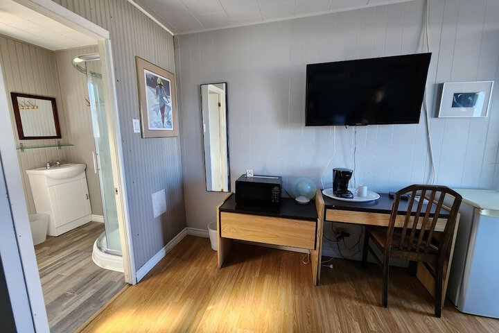 Room 65 of 102