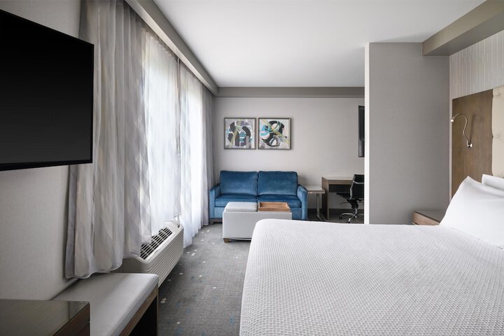 Best Western Premier Hotel at Fishers Landing
