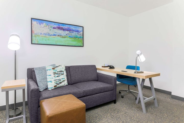 Room 9 of 26