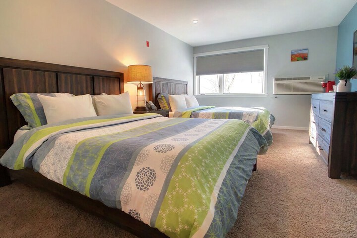 Room 187 of 213