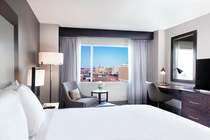 Hilton Baltimore Inner Harbor