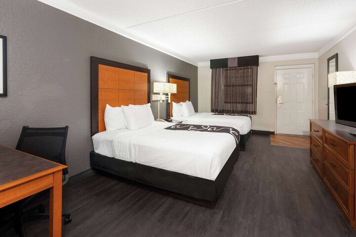 Room 25 of 29