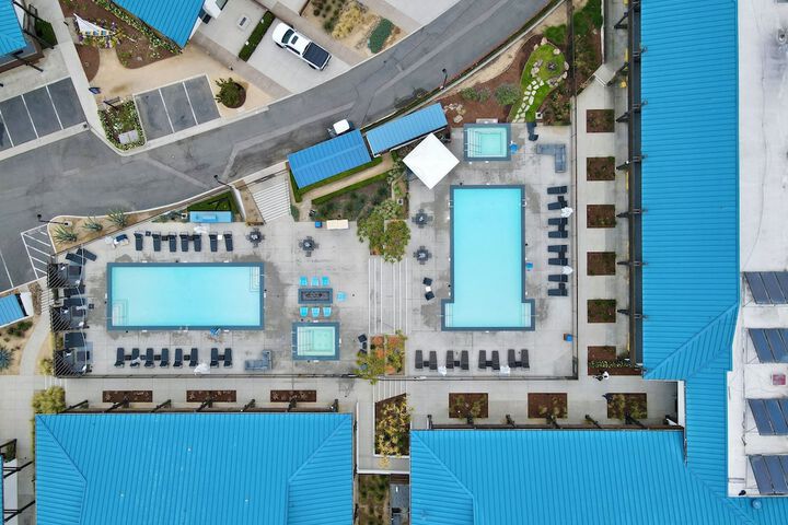 Lakehouse Resort