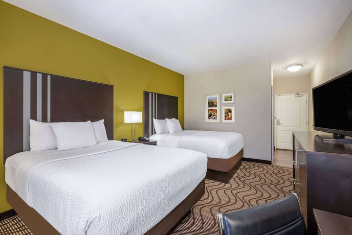 La Quinta Inn & Suites by Wyndham Artesia