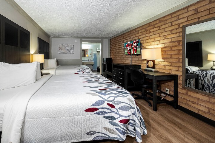 Room 17 of 29