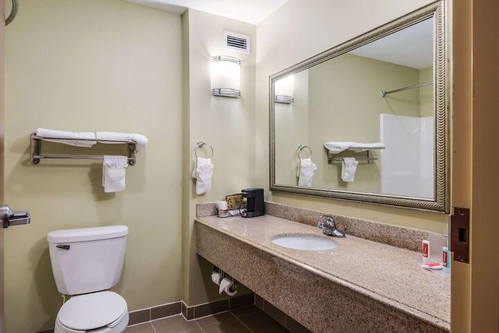 Room 15 of 28