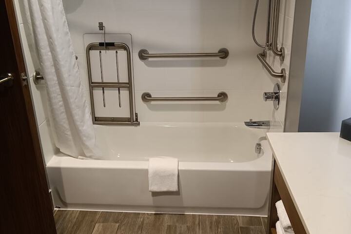 La Quinta Inn & Suites by Wyndham Bardstown