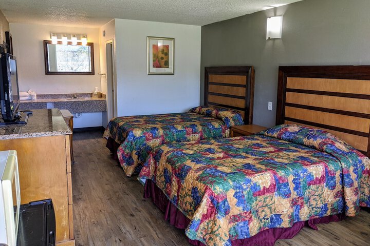 Room 13 of 20