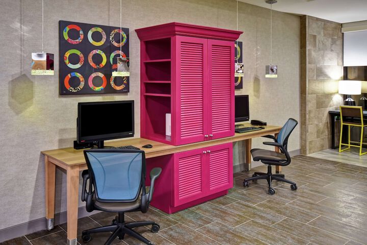 Business Center 46 of 46