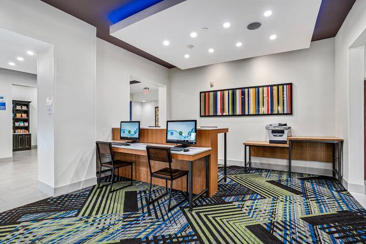 Holiday Inn Express Suites Van Buren-Ft Smith Area by IHG