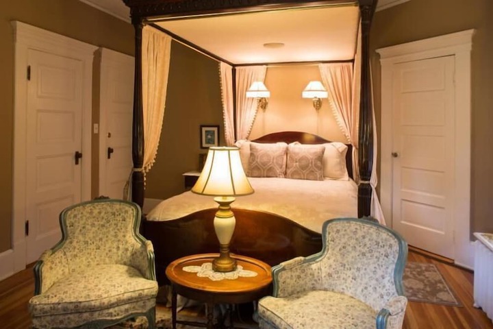 Room 19 of 46
