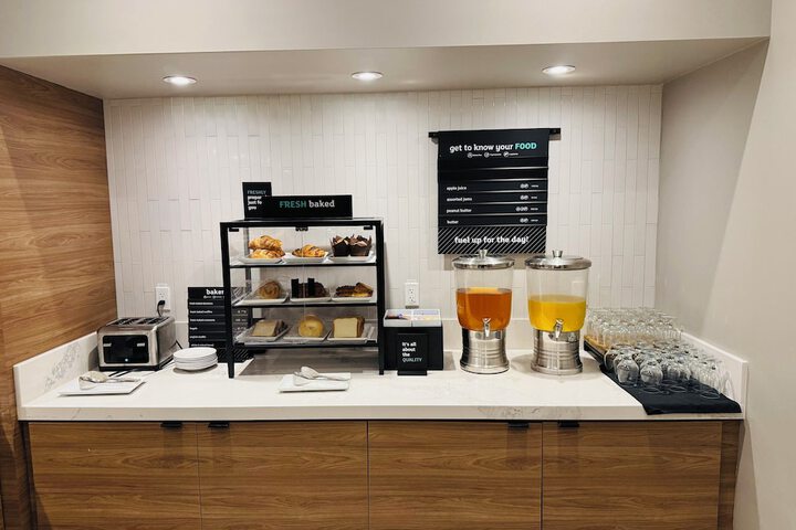Candlewood Suites Burlington Conference Centre by IHG