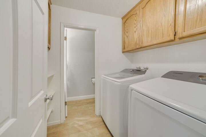 Pet-friendly Hollister Getaway w / Grill!