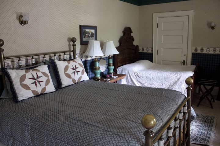 Room 54 of 80