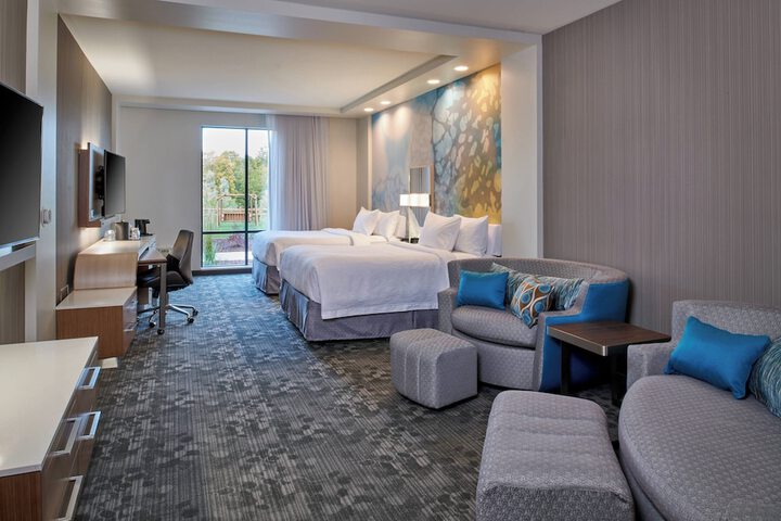 Courtyard by Marriott Petoskey at Victories Square