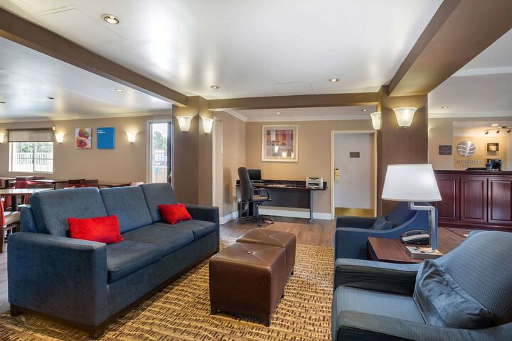Hotel Interior 6 of 34