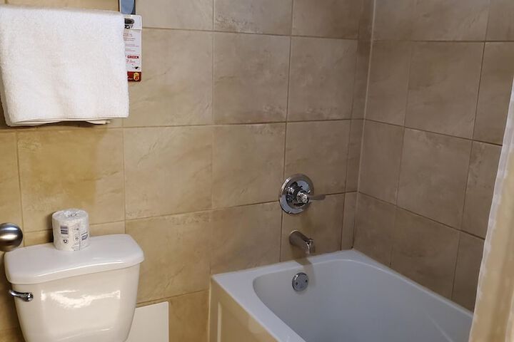 Super 8 by Wyndham Edmonton International Airport