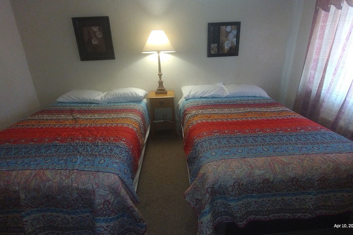 Room 6 of 8
