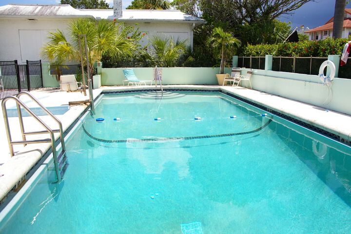 Pool 4 of 25
