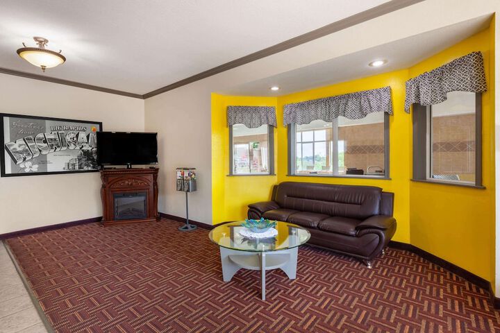 Hotel Interior 4 of 23