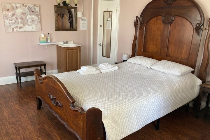 Room 37 of 53