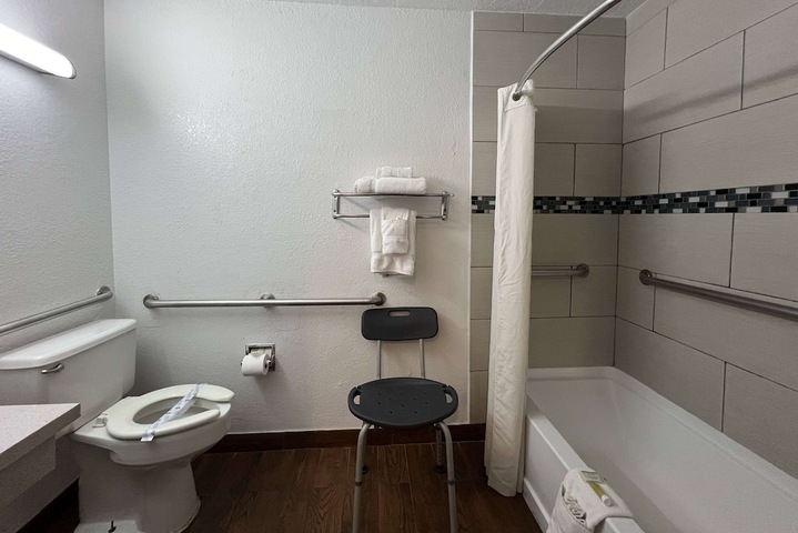 Room 10 of 15