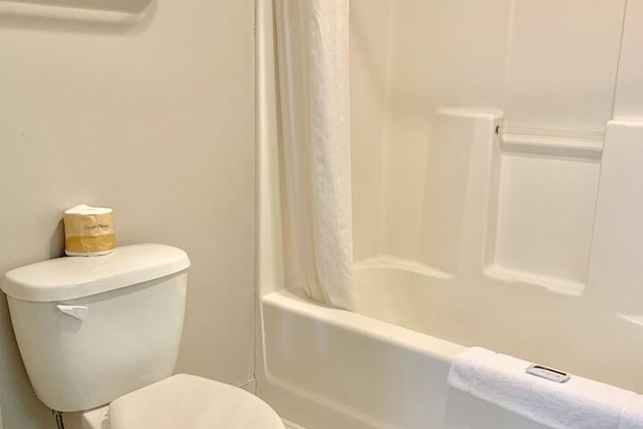 Room 5 of 25