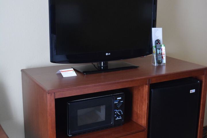 Holiday Inn Express & Suites Lancaster by IHG