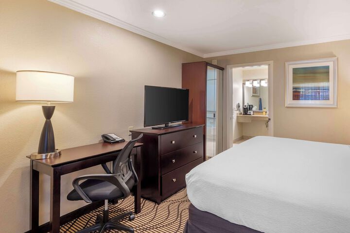 Room 46 of 79