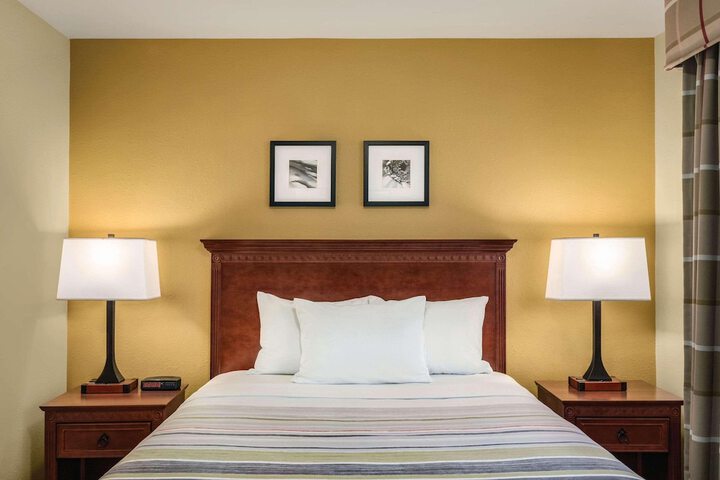 Room 8 of 22