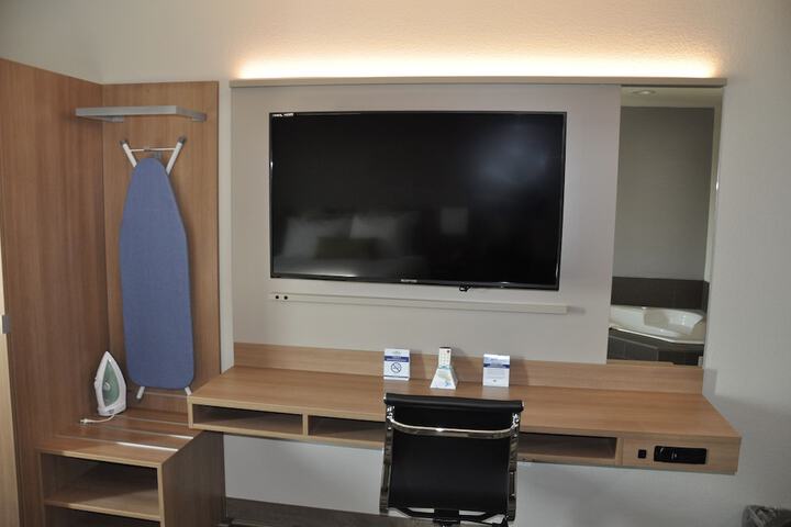 Room 26 of 37