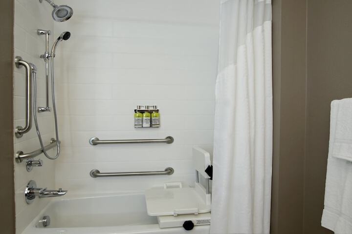 Holiday Inn Express & Suites Dallas-Frisco NW Toyota Stdm by IHG