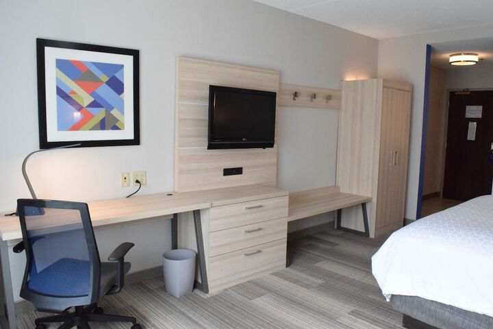 Room 32 of 44