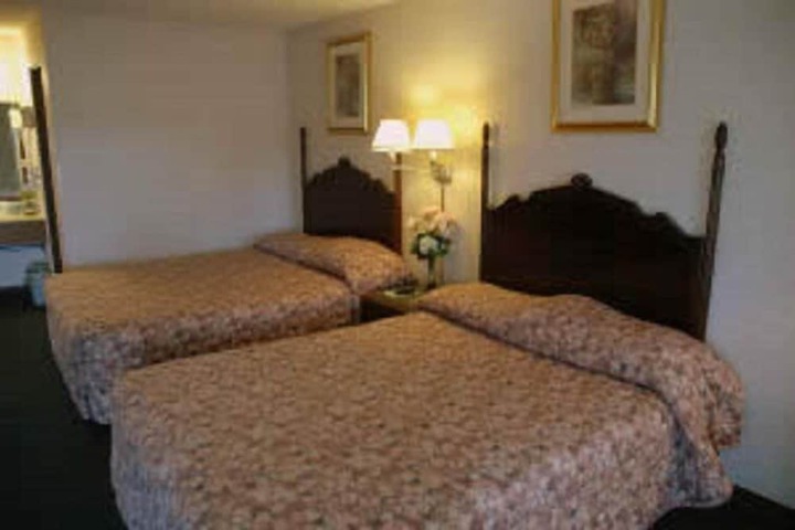 Room 7 of 11