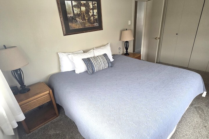 Twin Rivers Condominiums by Alderwood Colorado Management