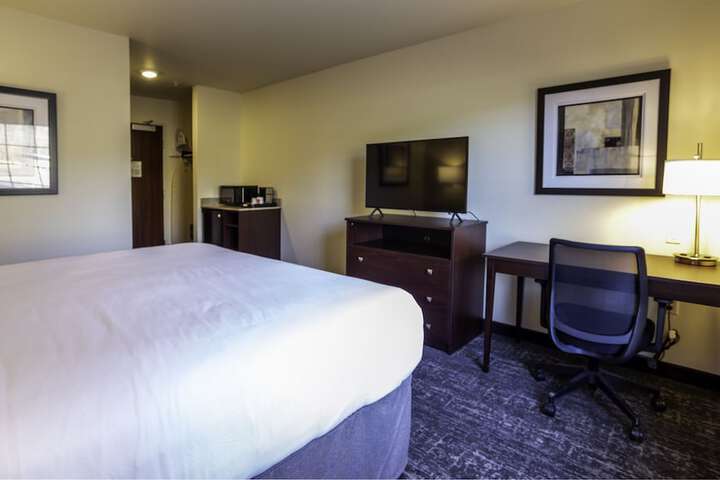 Cobblestone Inn & Suites - Brookville