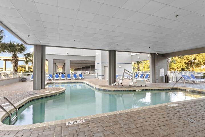 Pool 10 of 37