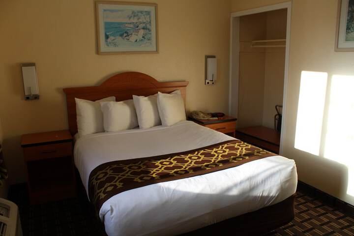 Room 46 of 76