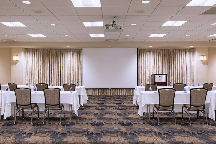 DoubleTree by Hilton Madison Downtown