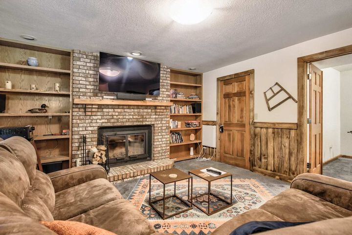 5BD Mountain Getawayhot Tub & Foosball