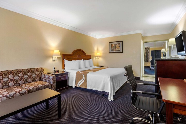 Room 18 of 39