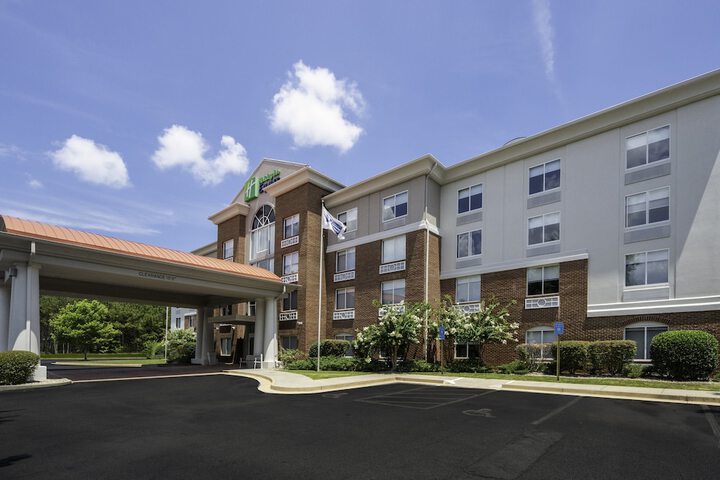 Hotel 5 of 79